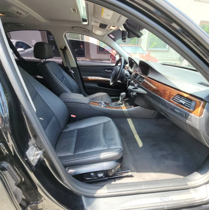 2011 BMW E90 3 Series Sedan - Image 10 of 16