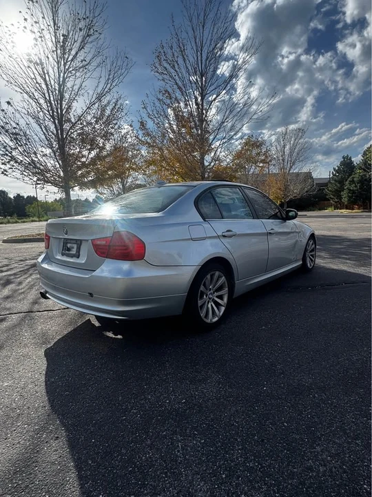 2011 BMW E90 3 Series Sedan - Image 7 of 12