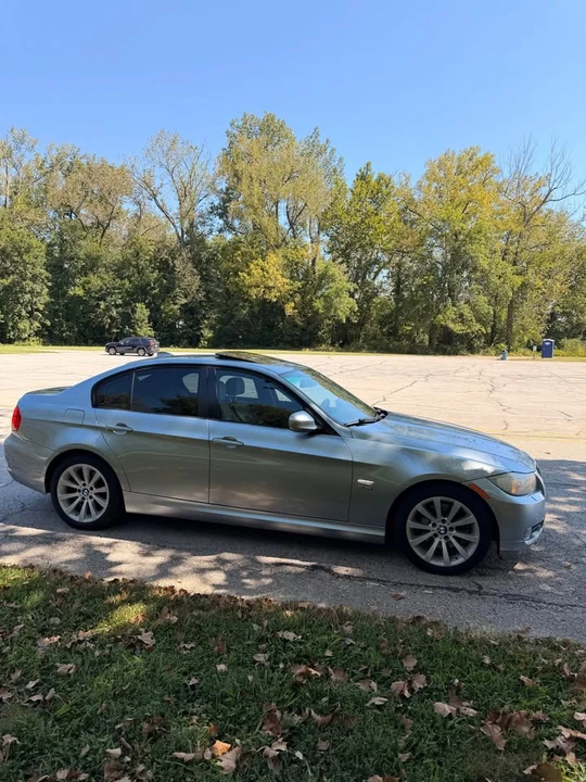 2011 BMW E90 3 Series Sedan - Image 3 of 14