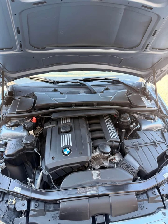 2011 BMW E90 3 Series Sedan - Image 14 of 14