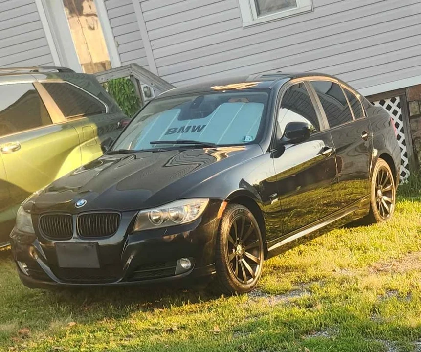 2011 BMW E90 3 Series Sedan - Image 4 of 4