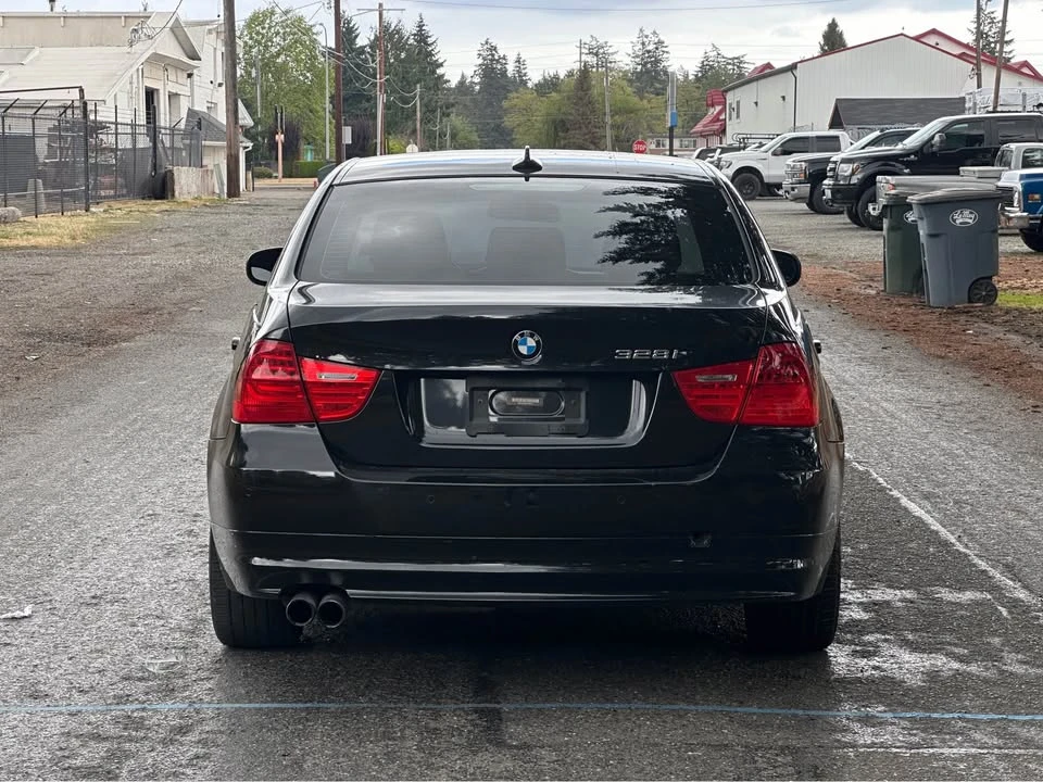 2011 BMW E90 3 Series Sedan - Image 5 of 13