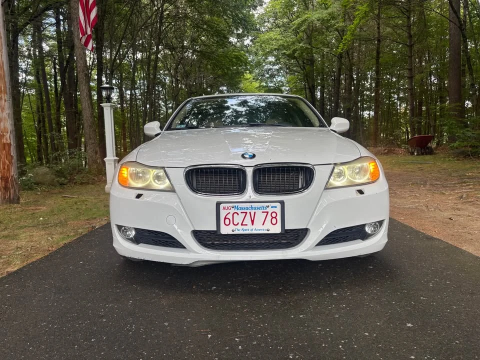 2011 BMW E90 3 Series Sedan - Image 3 of 8