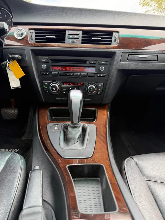 2011 BMW E90 3 Series Sedan - Image 13 of 20