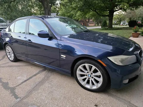 2011 BMW 3 Series 328i xDrive Sedan 4D