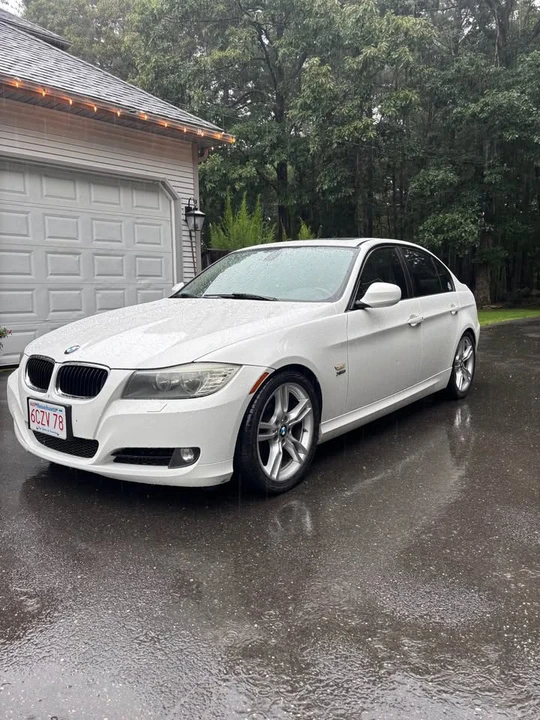 2011 BMW E90 3 Series Sedan - Image 6 of 8