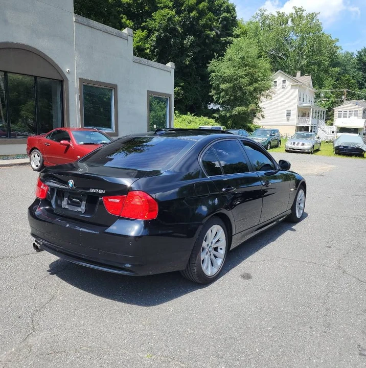 2011 BMW E90 3 Series Sedan - Image 7 of 16