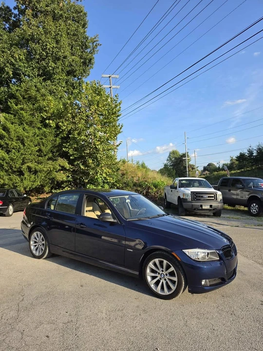 2011 BMW E90 3 Series Sedan - Image 11 of 15
