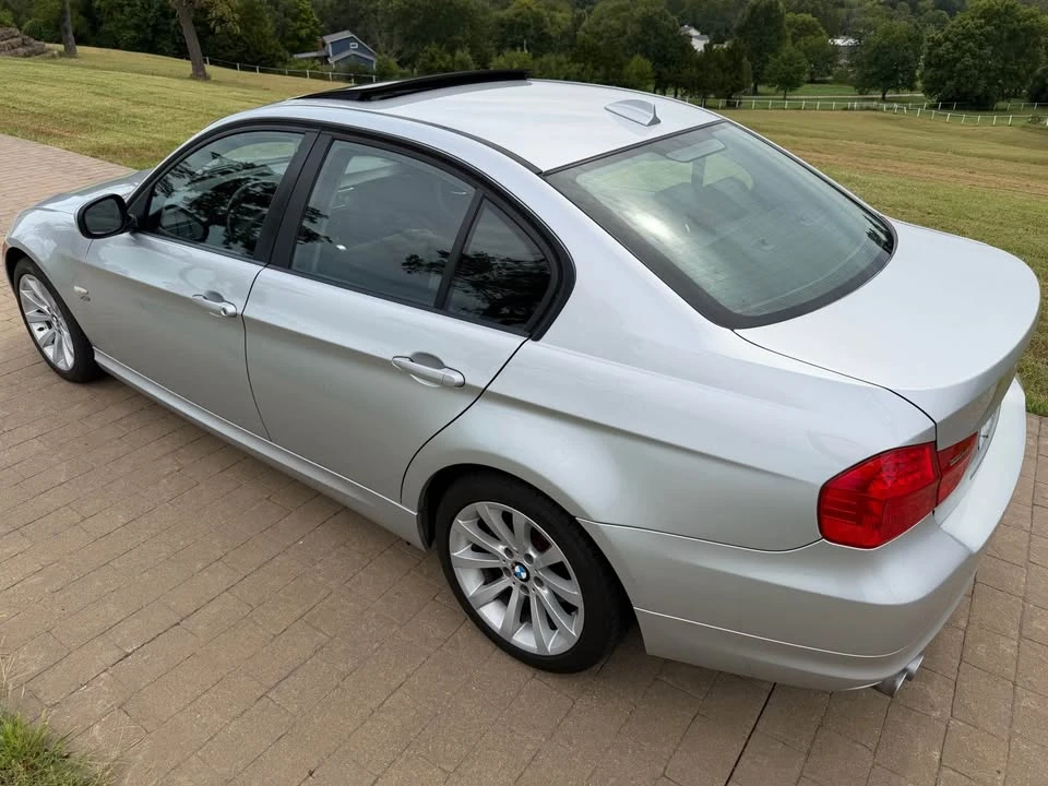2011 BMW E90 3 Series Sedan - Image 6 of 20