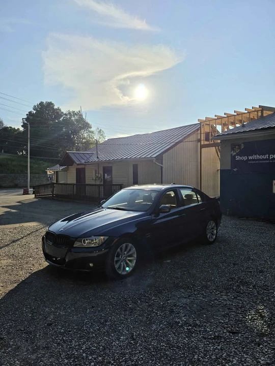 2011 BMW E90 3 Series Sedan - Image 9 of 15