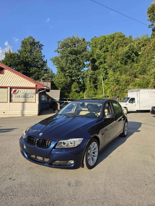 2011 BMW E90 3 Series Sedan - Image 10 of 15