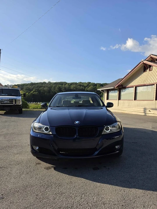 2011 BMW E90 3 Series Sedan - Image 7 of 15