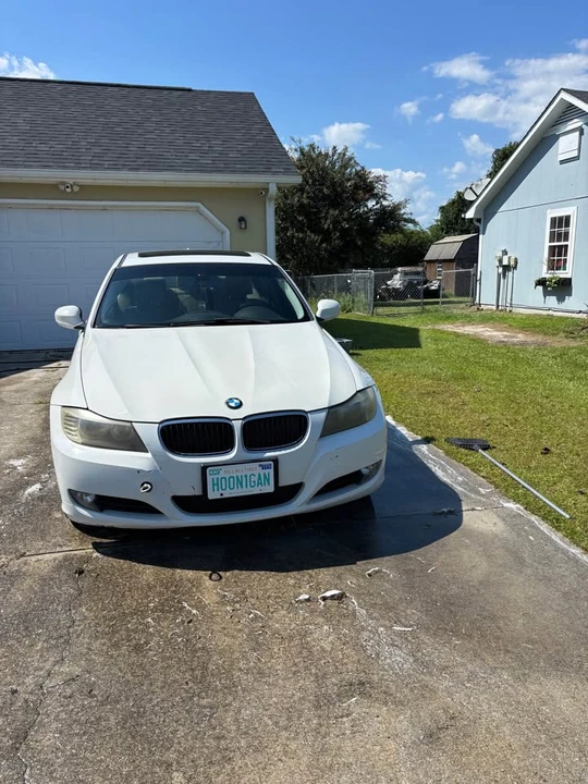 2011 BMW E90 3 Series Sedan - Image 9 of 15