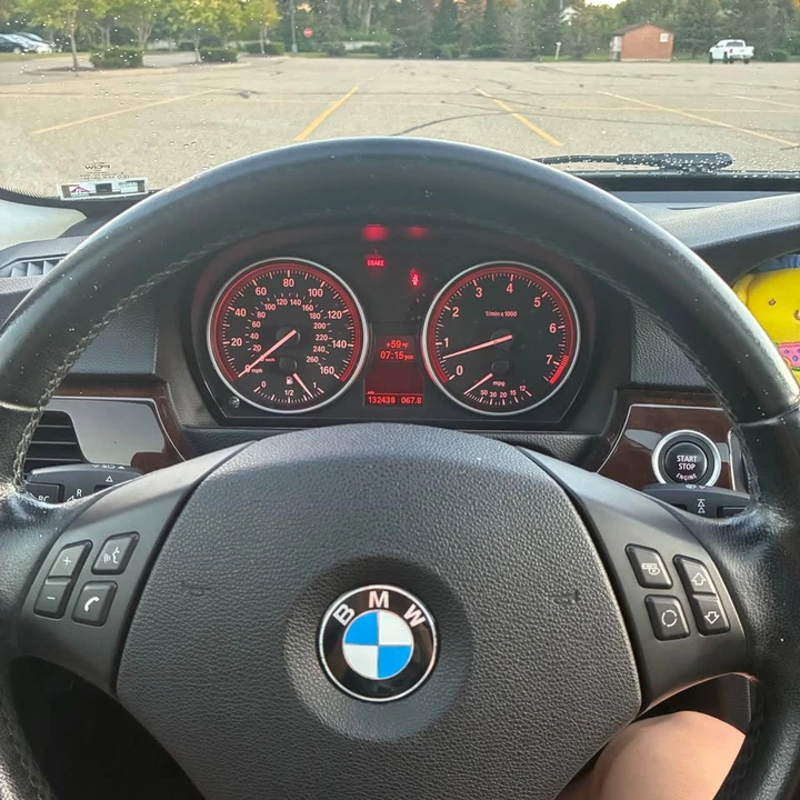 2011 BMW E90 3 Series Sedan - Image 13 of 14