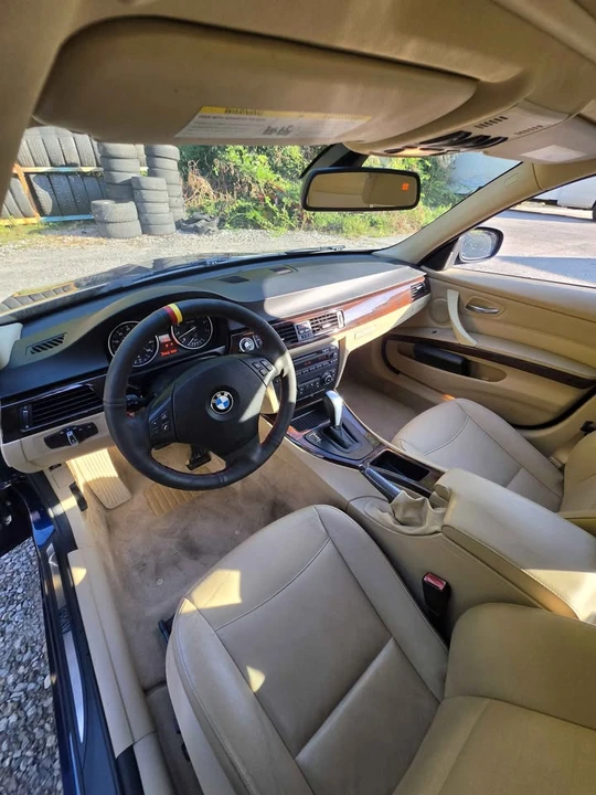 2011 BMW E90 3 Series Sedan - Image 12 of 15