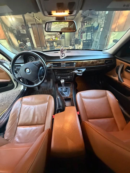 2011 BMW E90 3 Series Sedan - Image 8 of 11