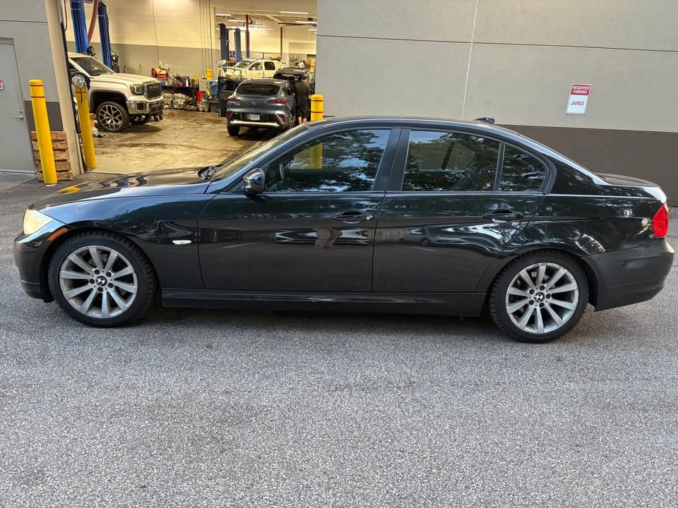 2011 BMW E90 3 Series Sedan - Image 4 of 17
