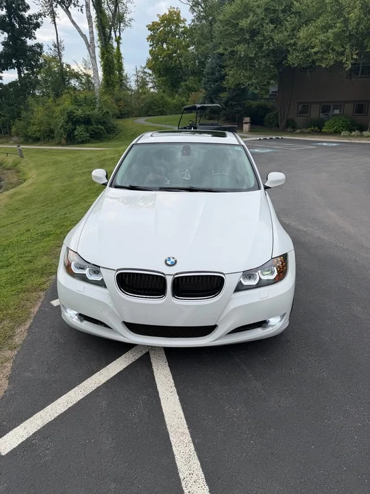 2011 BMW E90 3 Series Sedan - Image 3 of 11