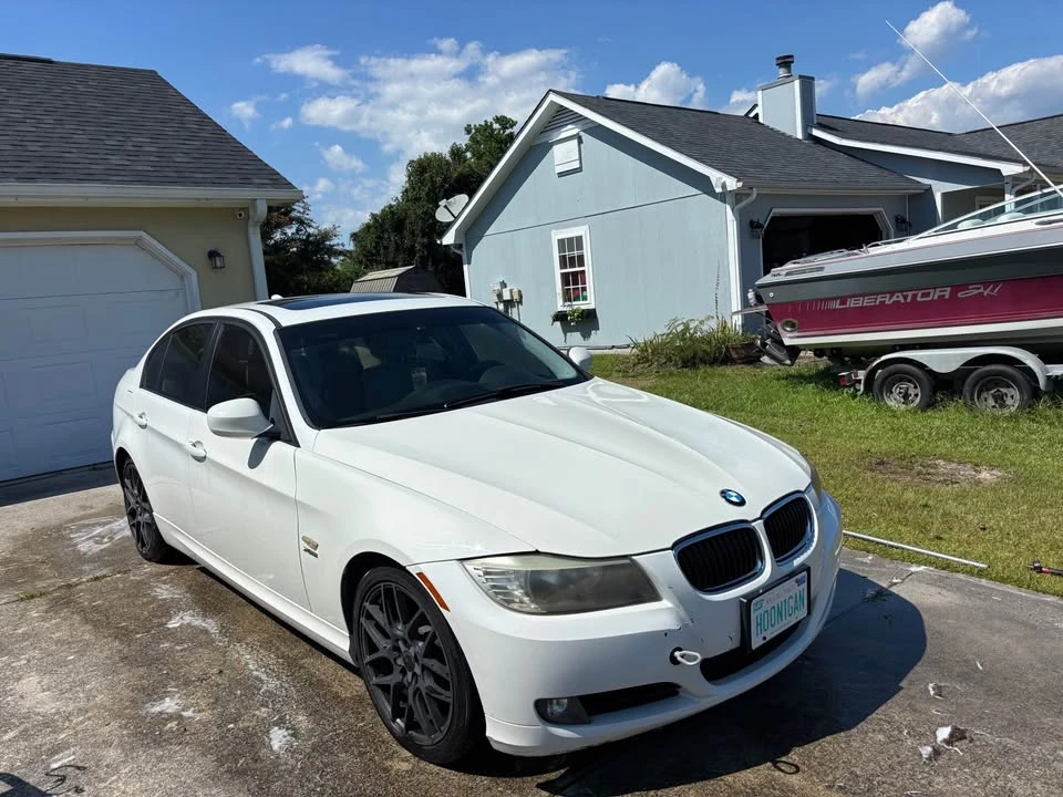 2011 BMW E90 3 Series Sedan - Image 10 of 15