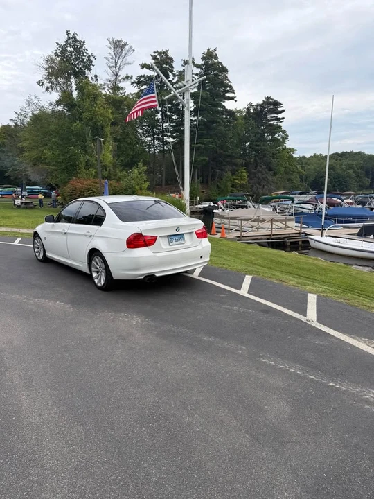 2011 BMW E90 3 Series Sedan - Image 2 of 11