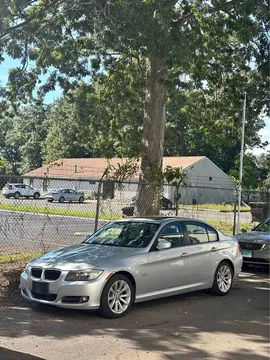 2011 BMW 3 Series 328i xDrive Sedan 4D