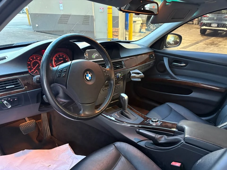 2011 BMW E90 3 Series Sedan - Image 9 of 17