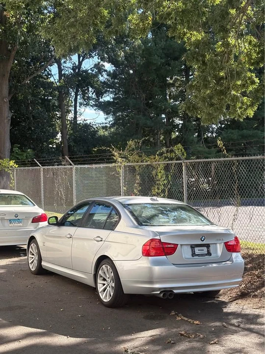 2011 BMW E90 3 Series Sedan - Image 2 of 2