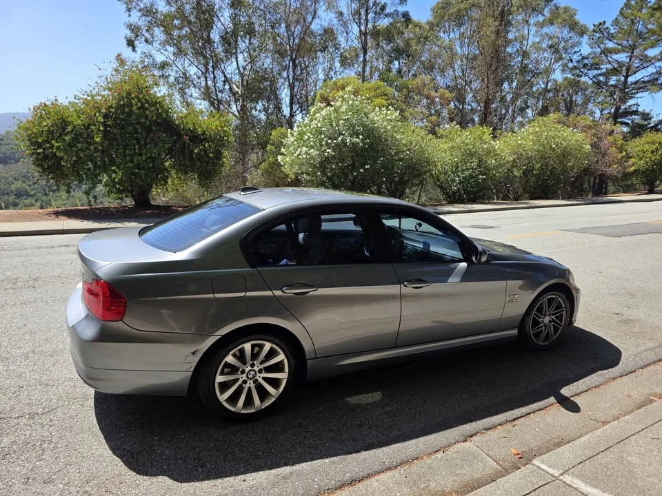 2011 BMW E90 3 Series Sedan - Image 3 of 6