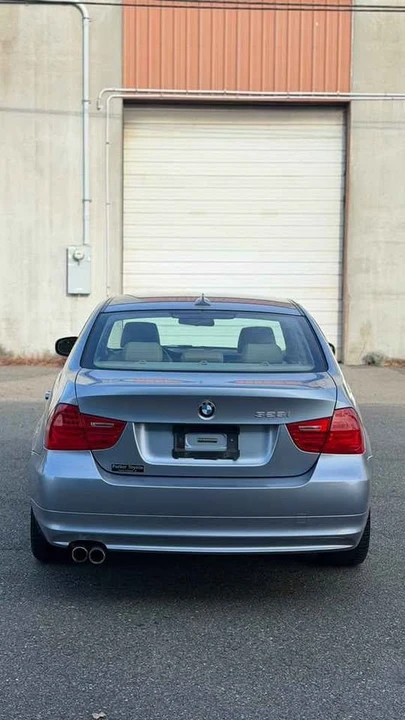 2011 BMW E90 3 Series Sedan - Image 7 of 15