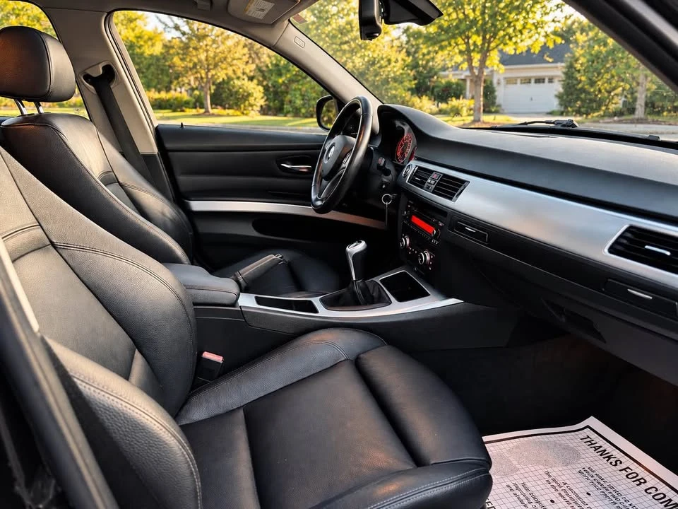 2011 BMW E90 3 Series Sedan - Image 13 of 20