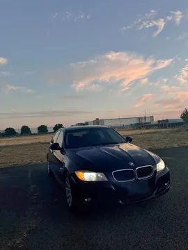 2011 BMW 3 Series 328i xDrive Sedan 4D