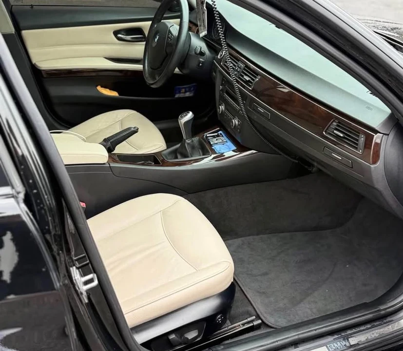 2011 BMW E90 3 Series Sedan - Image 3 of 3