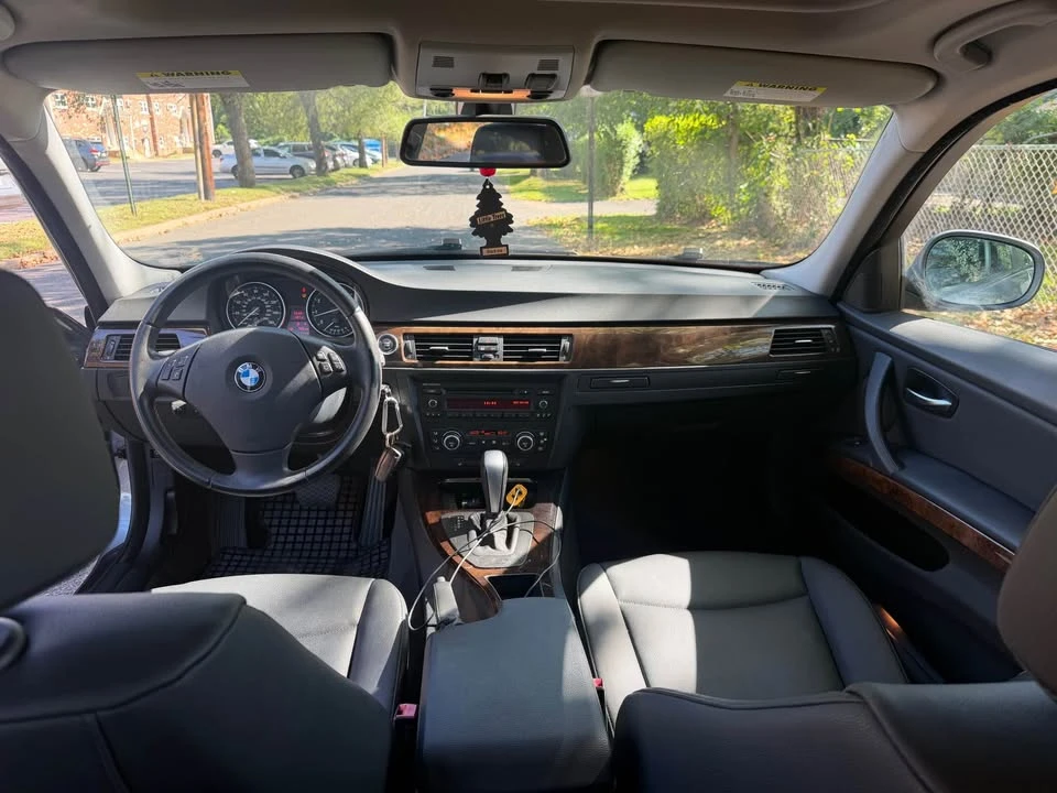 2011 BMW E90 3 Series Sedan - Image 16 of 20