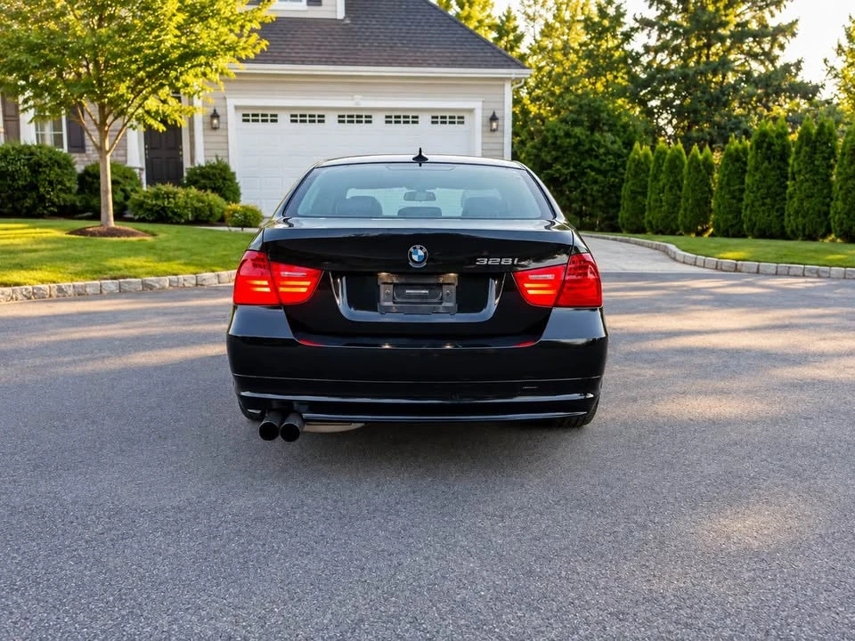 2011 BMW E90 3 Series Sedan - Image 4 of 20