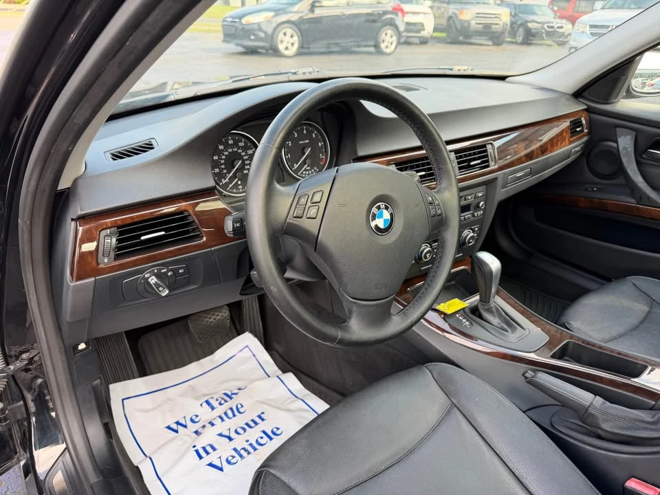 2011 BMW E90 3 Series Sedan - Image 13 of 16