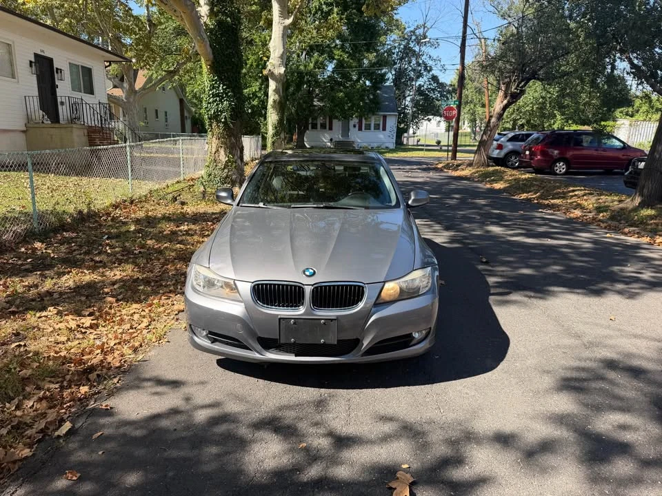 2011 BMW E90 3 Series Sedan - Image 4 of 20