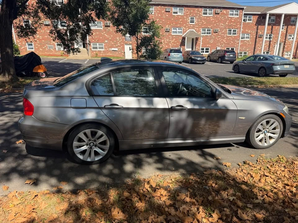 2011 BMW E90 3 Series Sedan - Image 7 of 20