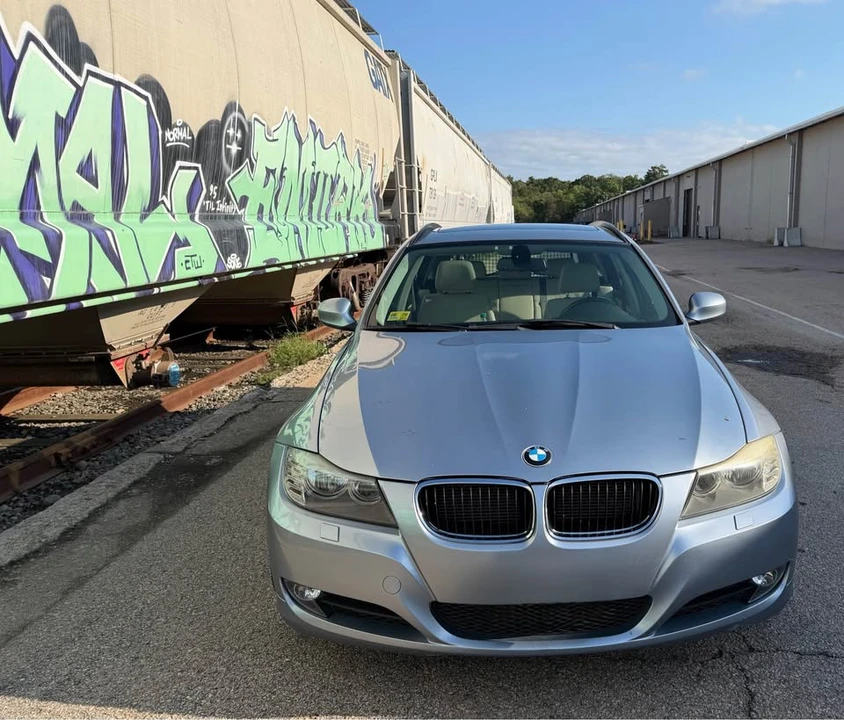 2011 BMW E91 3 Series Touring - Image 2 of 9