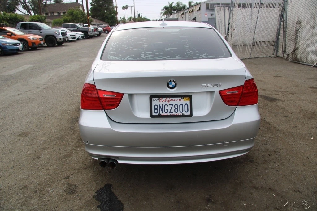 2011 BMW E90 3 Series Sedan - Image 6 of 21