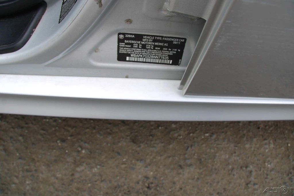 2011 BMW E90 3 Series Sedan - Image 13 of 21