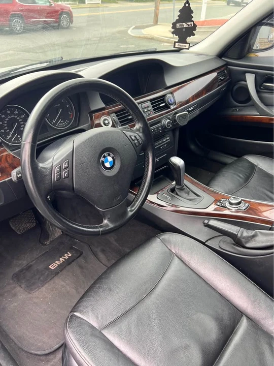 2011 BMW E90 3 Series Sedan - Image 9 of 13