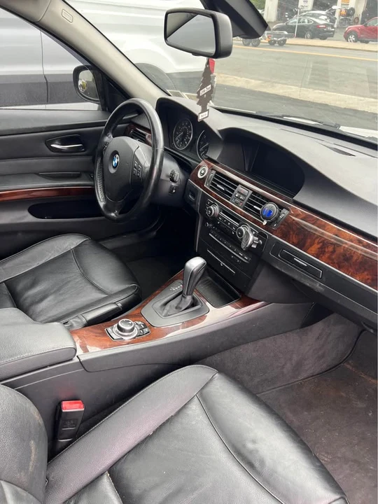 2011 BMW E90 3 Series Sedan - Image 7 of 13