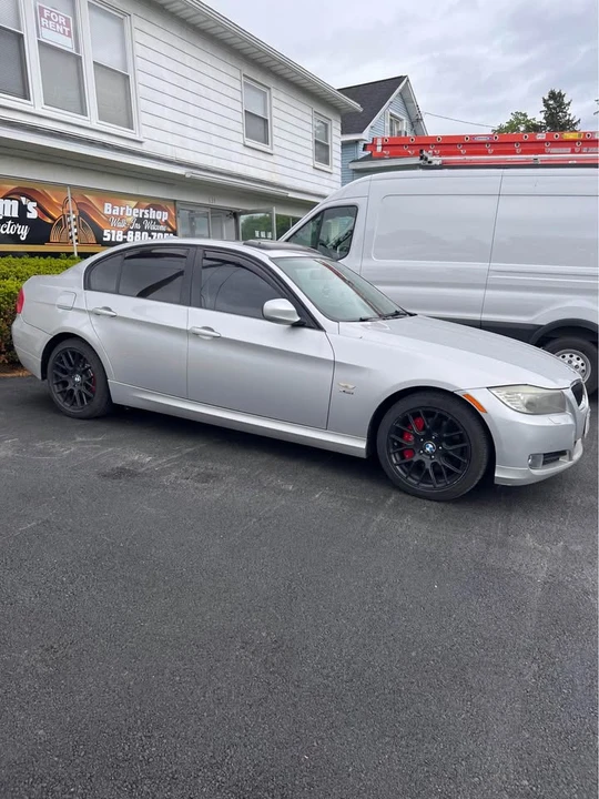 2011 BMW E90 3 Series Sedan - Image 4 of 13