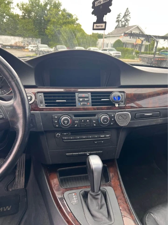 2011 BMW E90 3 Series Sedan - Image 11 of 13