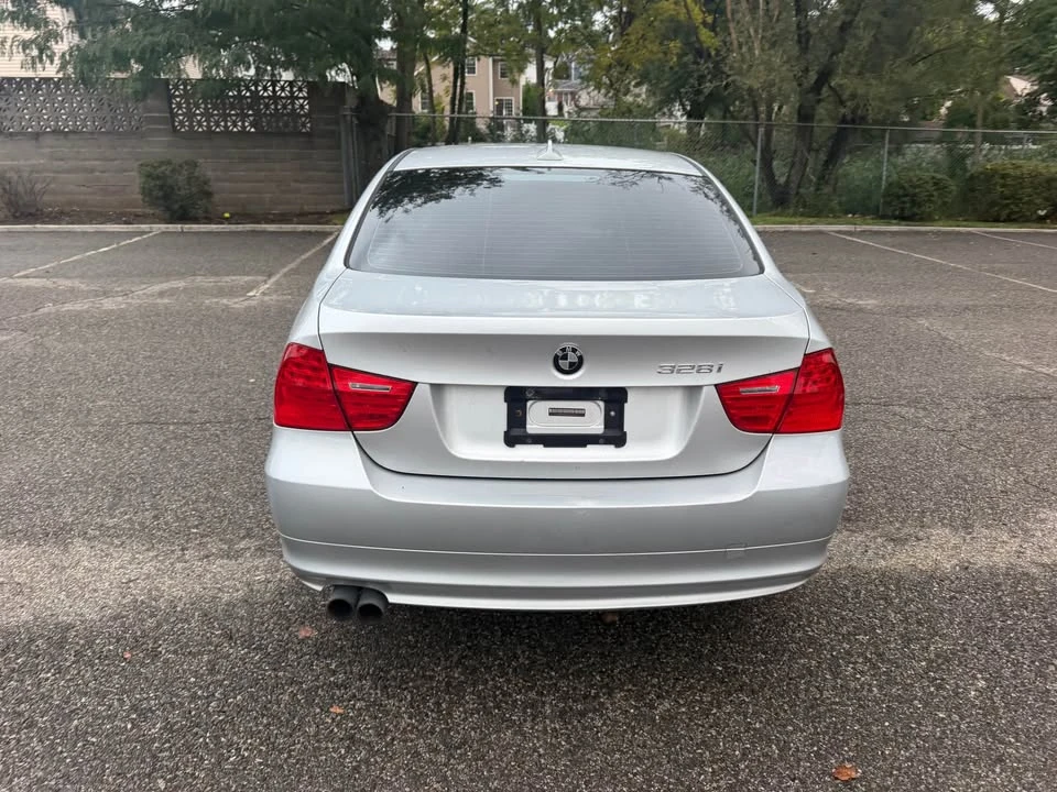 2011 BMW E90 3 Series Sedan - Image 8 of 18