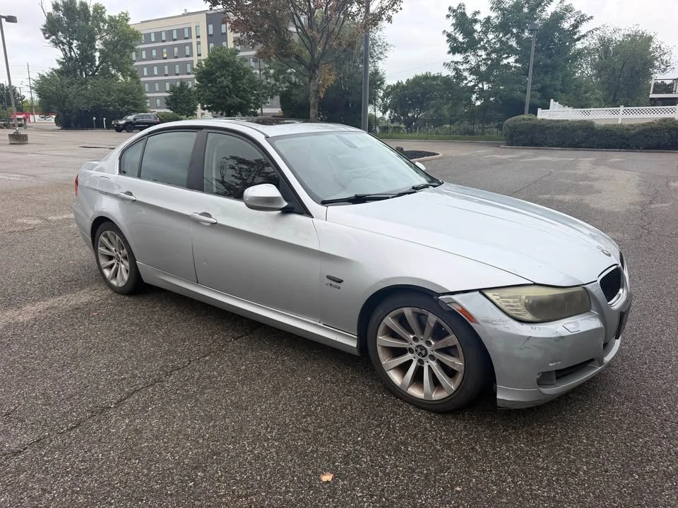 2011 BMW E90 3 Series Sedan - Image 11 of 18