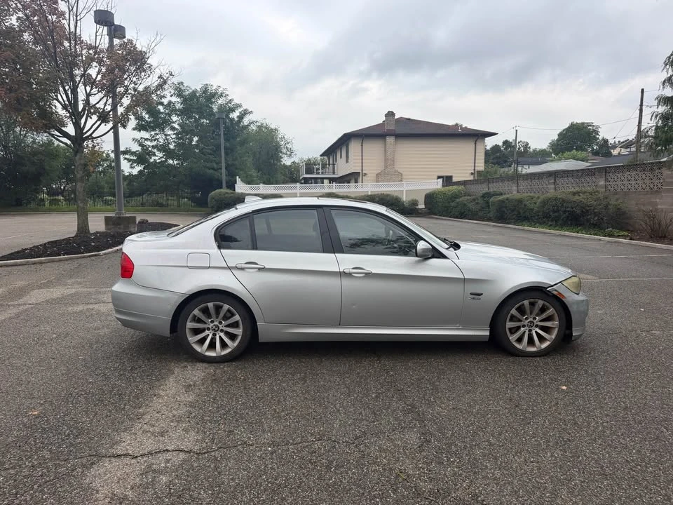2011 BMW E90 3 Series Sedan - Image 14 of 18
