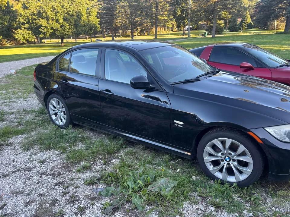2011 BMW E90 3 Series Sedan - Image 2 of 3