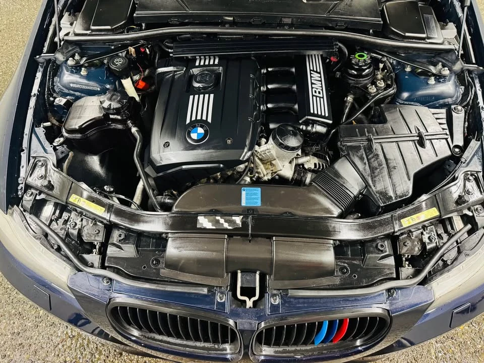 2011 BMW E90 3 Series Sedan - Image 6 of 10