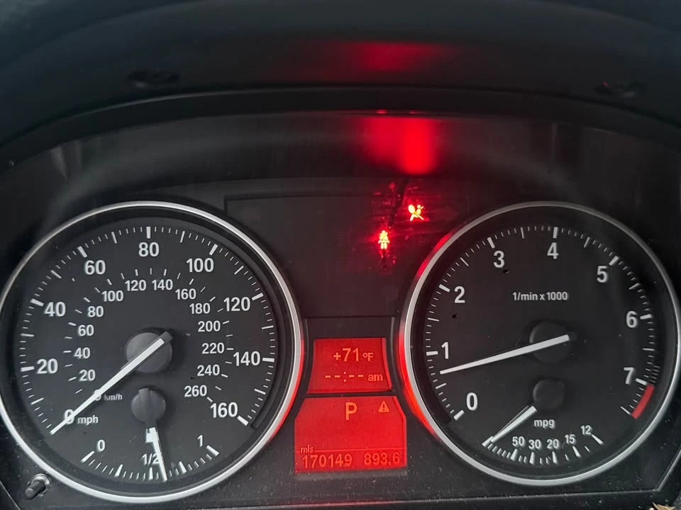 2011 BMW E90 3 Series Sedan - Image 17 of 18